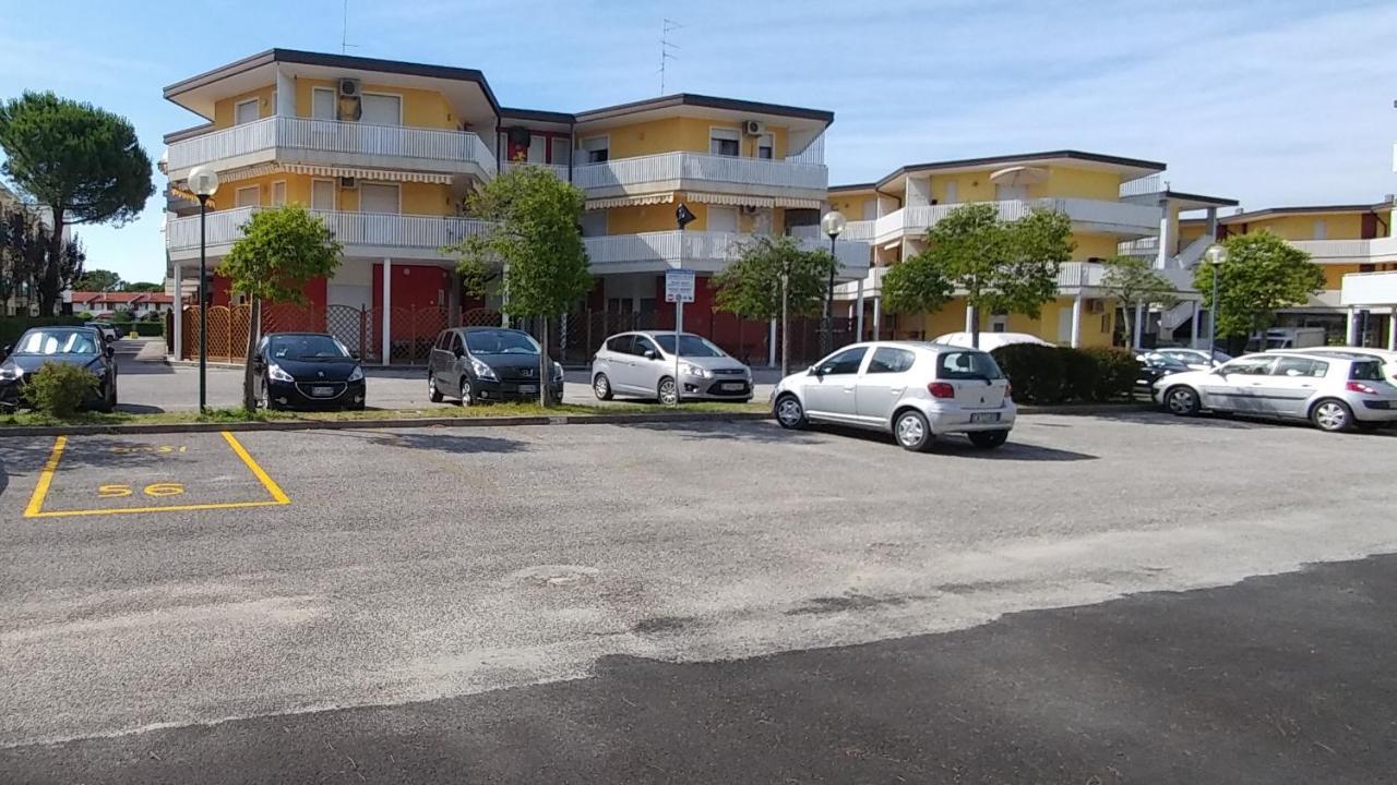 Condominio Miriam Bibione Bagian luar foto